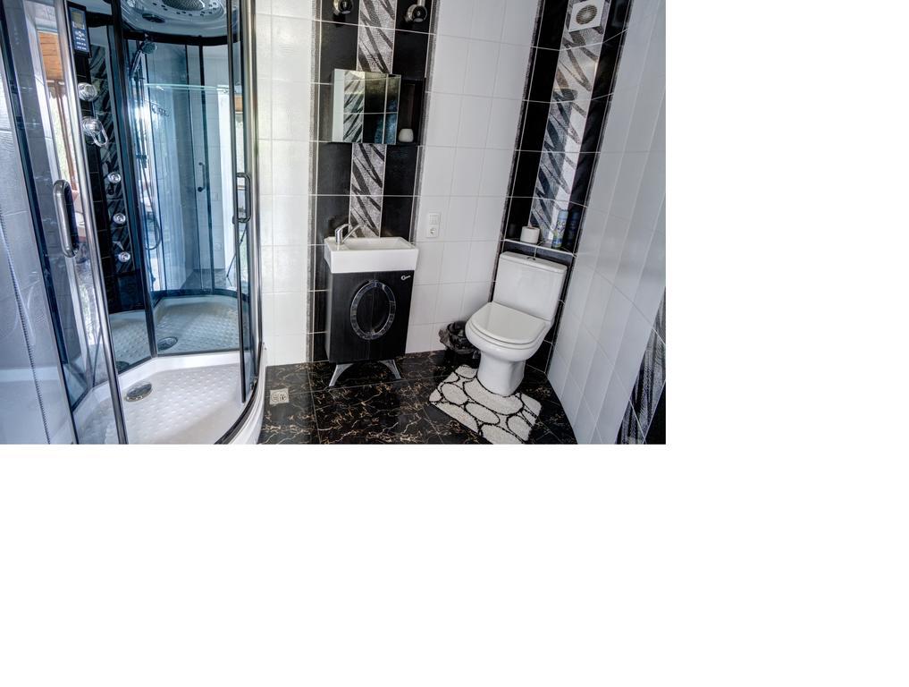 Riviera Apartments - Уединенный Отдых У Моря Odesa Room photo